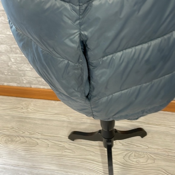 Universal Standard Kanda Puffer Coat - Picture 4 of 11